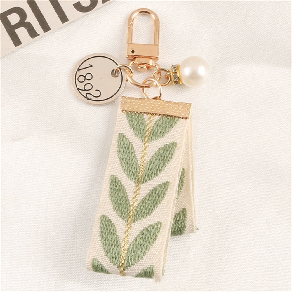 Green Fresh Leaf Stripe Key Ring Embroidery Alloy Pearl Pendant Heart Charm