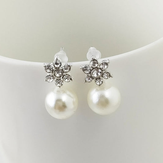 Ladies Creative Pearl Snowflake Alloy Stud Earrings
