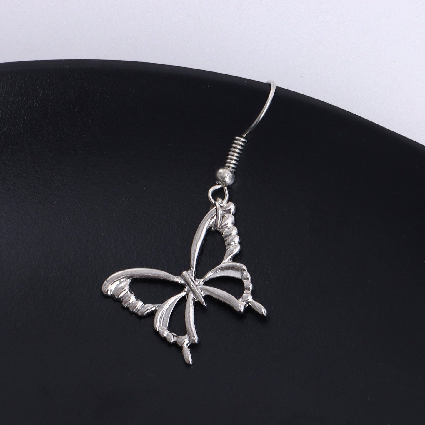 Hollow Butterfly Charm Ear Jewelry Fashion Dangle Earrings for Girls Party Birthday Gift