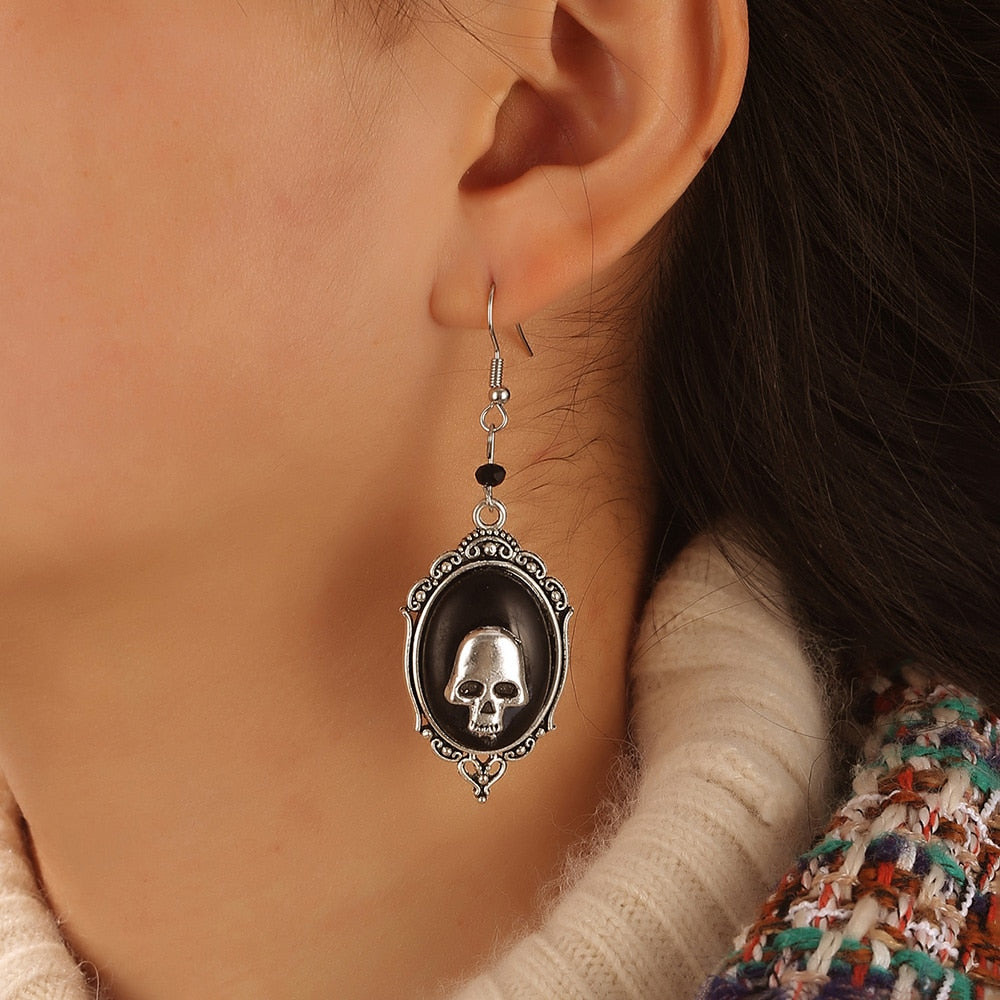 Vintage Skull Dangle Earrings Fashion Party Retro Pendant Earrings Women