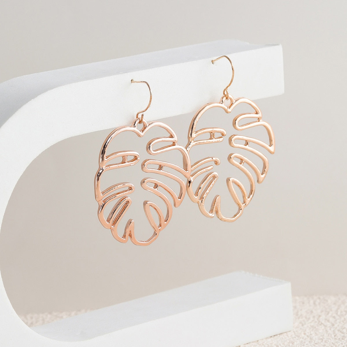 Hollow Tropical Leaf Dangle Earrings for Fashion Stylish Jewelry Drop Earrings