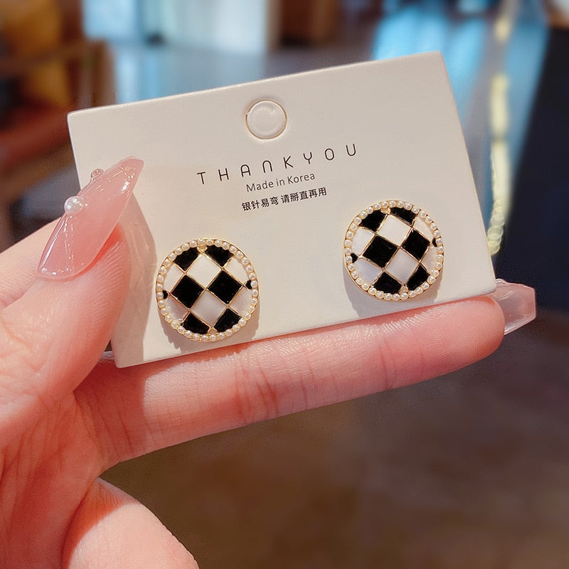 Plaid Round Geometric Stud Earrings Woman Exquisite Earring Accessories
