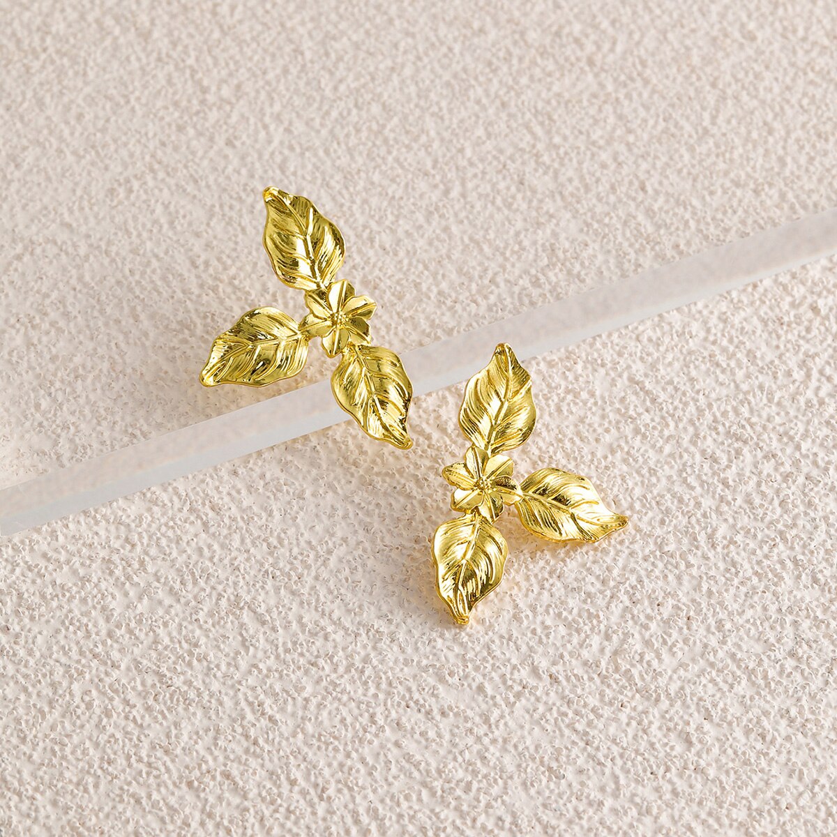 Leaves Design Stud Earrings for Fashion Stylish Jewelry Drop Earrings