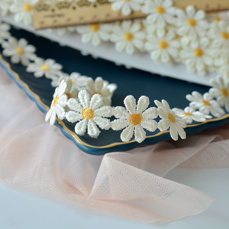 2.2CM Wide Beautiful White Embroidered Daisy Lace Fabric 3d Flowers Lace Ribbon