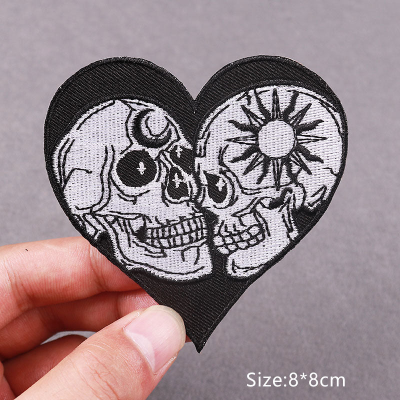 Love Heart Skull Embroidery Patch Clothing Thermo-Adhesive Badges Iron On