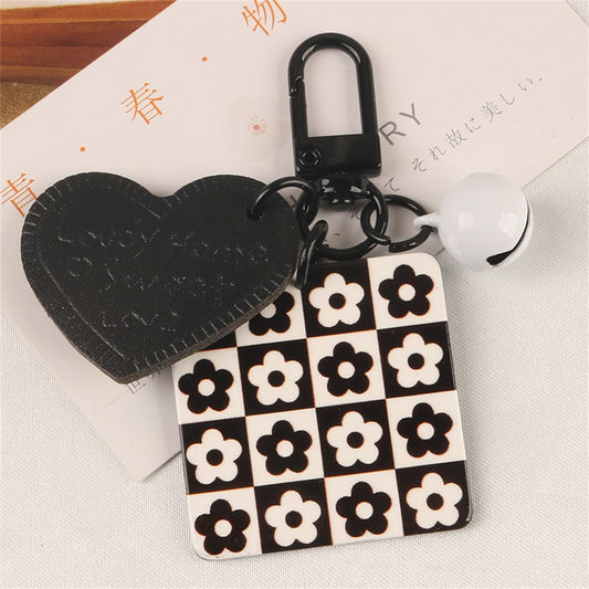 Flowers Pattern Creative Acrylic Keychain Black White Plaid Keyring With Pearl