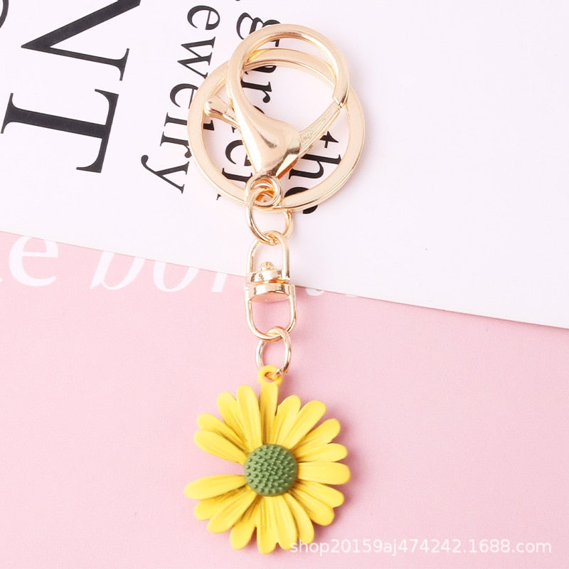 7 Styles Daisy Acrylic Keychain Simple Flower Pendant Keyring For Women Bag