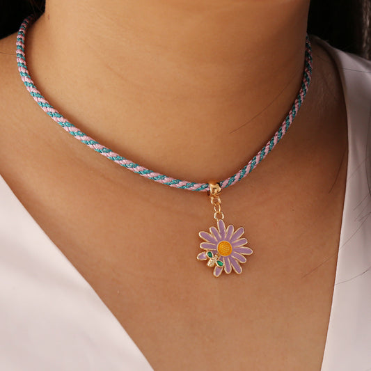 Multicolor Small Daisy Bee Personality All-match Clavicle Chain