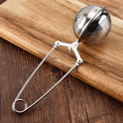 Tea strainer with handle