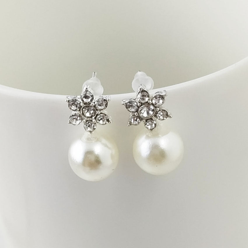 Ladies Creative Pearl Snowflake Alloy Stud Earrings