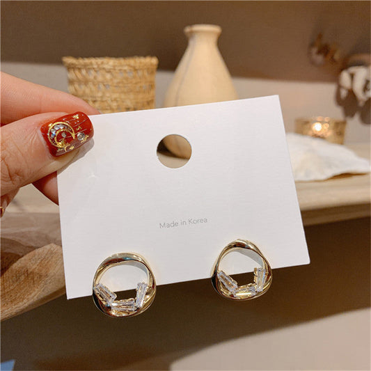 Round Jewelry Stud Earring Modern Fashion Women Earrings Piercing Studs