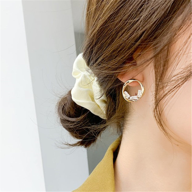 Round Jewelry Stud Earring Modern Fashion Women Earrings Piercing Studs