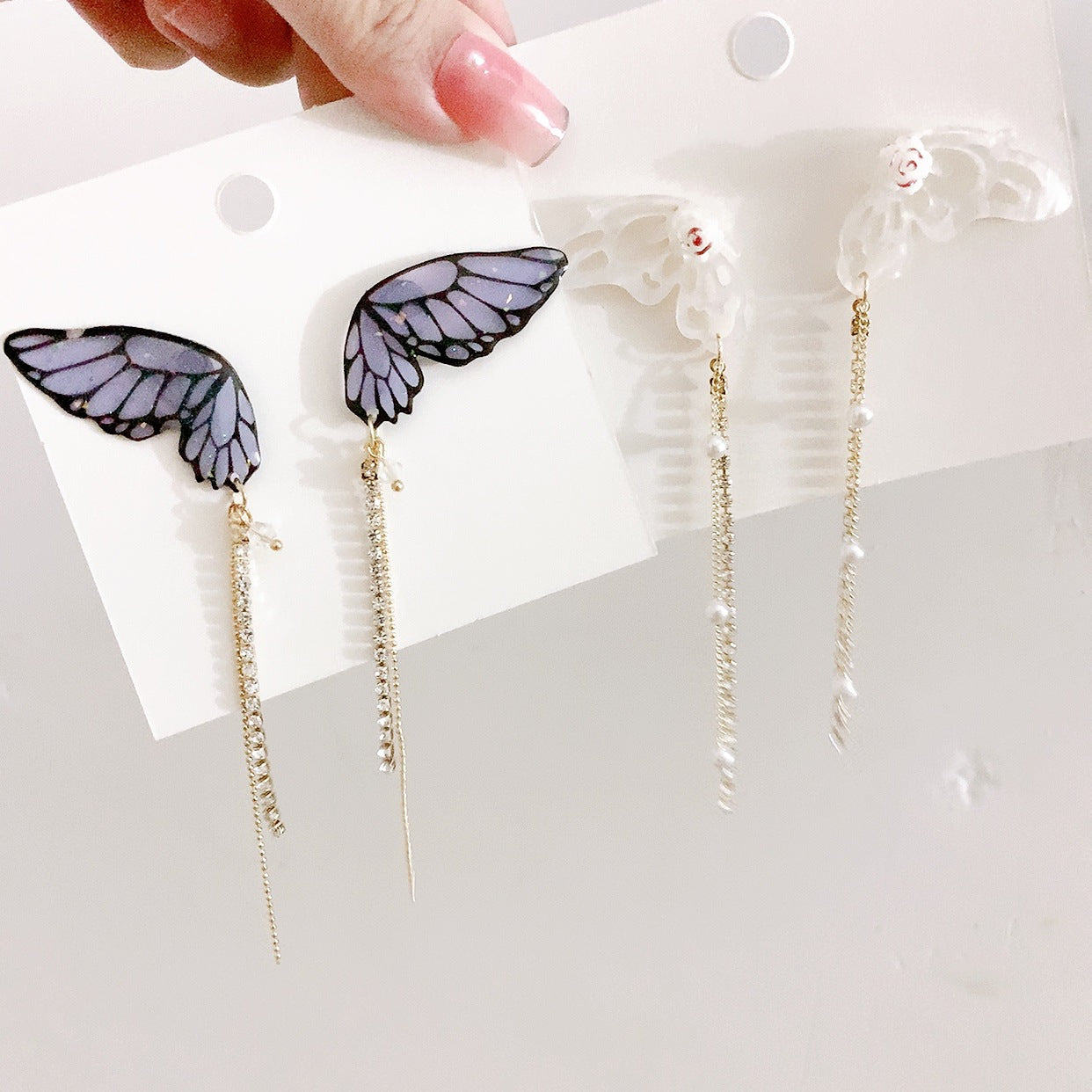 Women's Earrings With Three Dimensional Butterfly Pattern Full Of Diamonds And Tassels