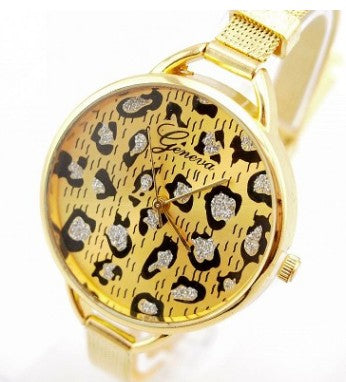 Fashionable Fine Steel Mesh Strap Gold Dial Watch