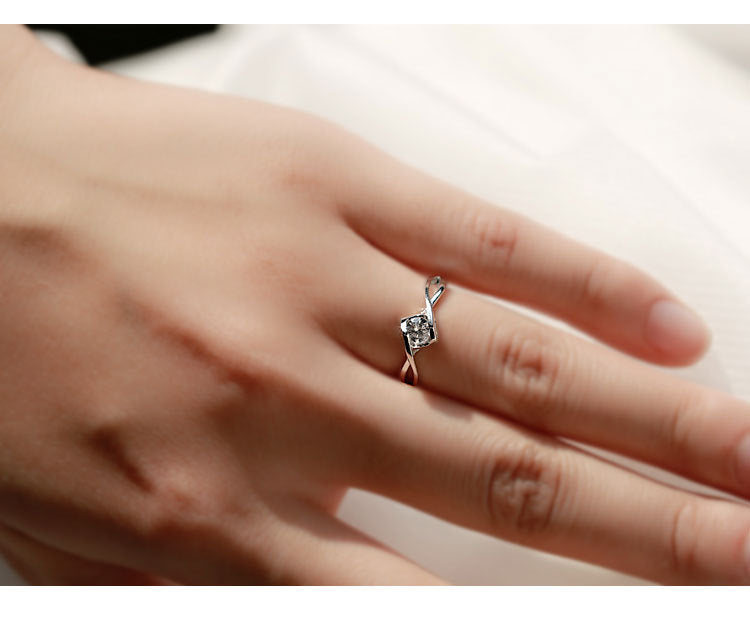 S925 sterling silver female simulation diamond ring 20 points zircon marriage ring love hollow hollow heart eight arrow white gold ring jewelry