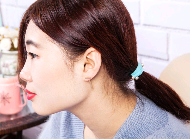 Simple T-shaped metal stud earrings One-shaped earrings T-shaped stud earrings