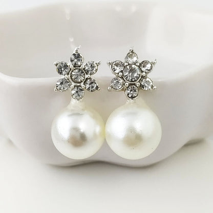 Ladies Creative Pearl Snowflake Alloy Stud Earrings