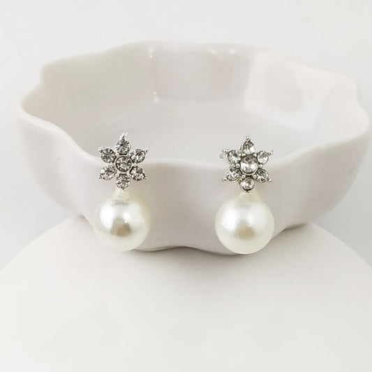 Ladies Creative Pearl Snowflake Alloy Stud Earrings