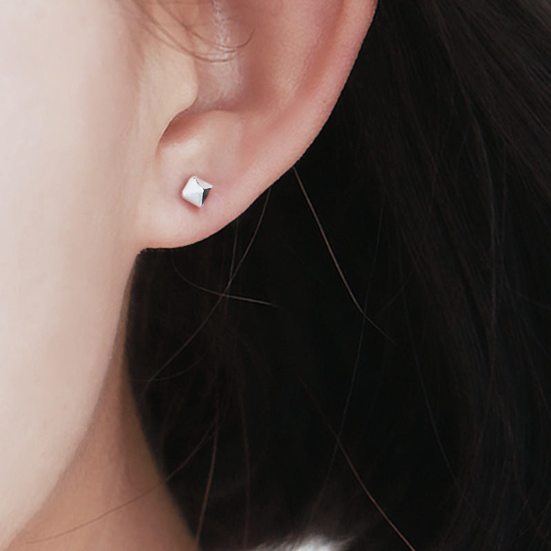 Mini Pyramid Stud Earrings for Women Girls Fashion Earrings Piercing Jewelry