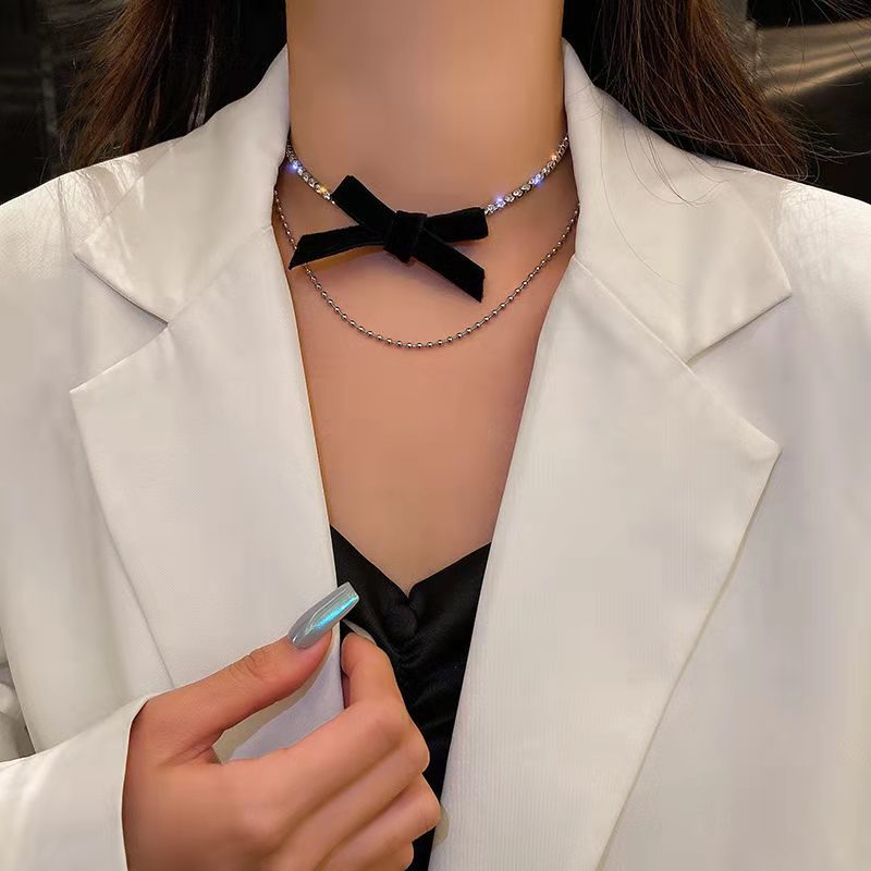 Retro Pure Copper Four-open Three-dimensional Heart-like Four-leaf Clover Pendant Bow Necklace