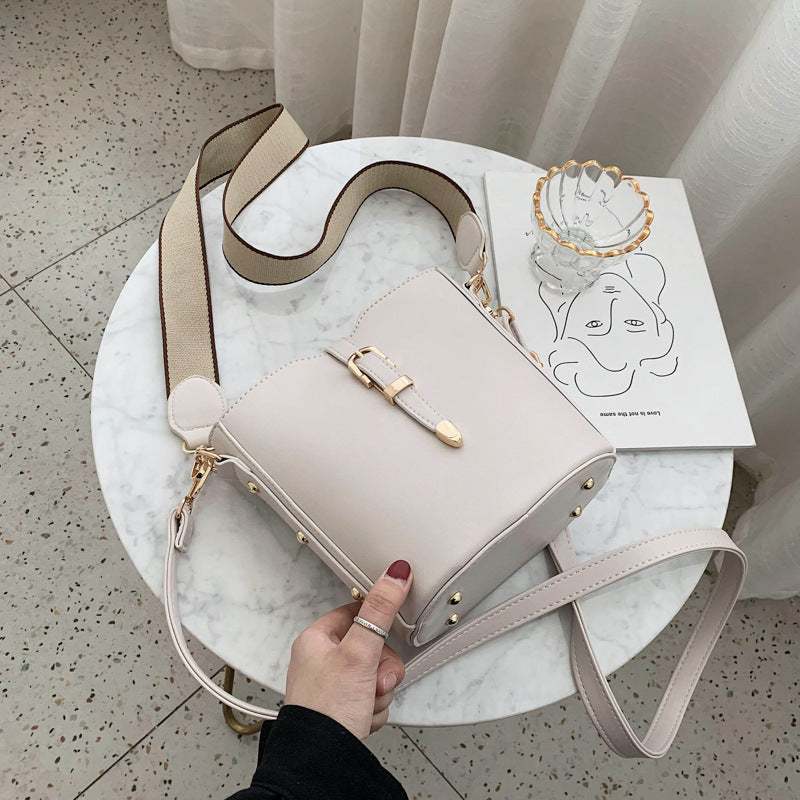 Korean version of the wild bucket bag