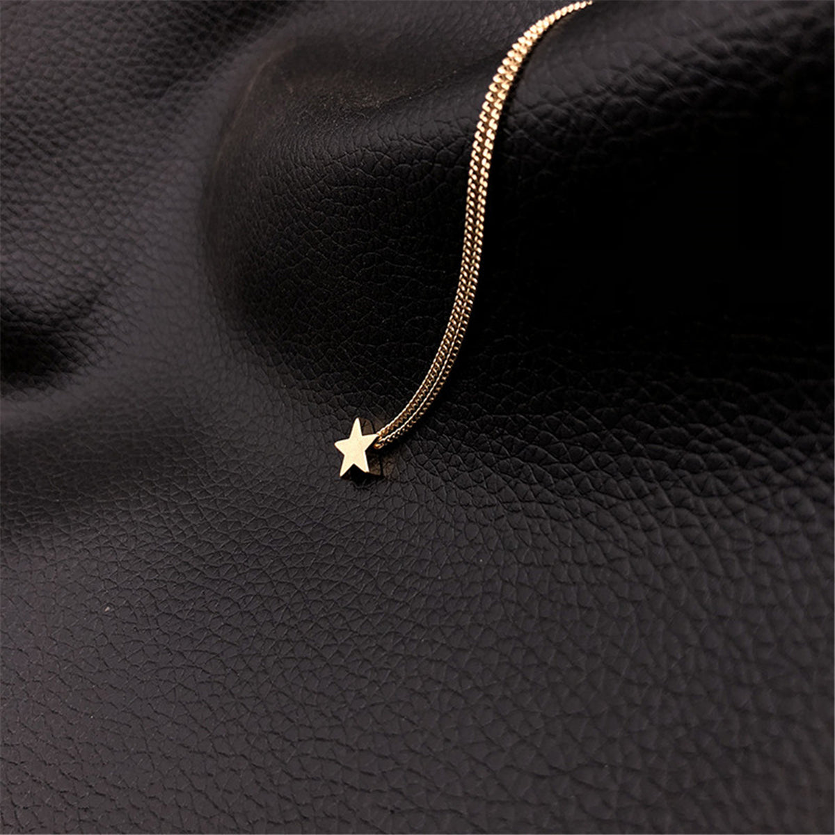 Simple Design Pentagon Star Pendant Necklace For Women Girls Luxury Statement Necklace Lucky Chokers Jewelry Gifts Party