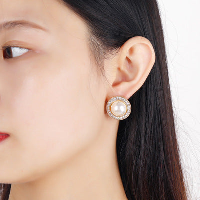 Retro Style Pearl Stud Earrings Women Fashionable Luxurious Earrings Jewelry