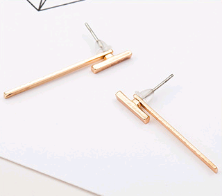 Simple T-shaped metal stud earrings One-shaped earrings T-shaped stud earrings