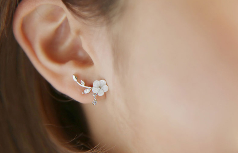 Korean Shell Earrings Classic Sterling Silver Needle Earrings Leaf White Flower Water Drop Temperament Earrings