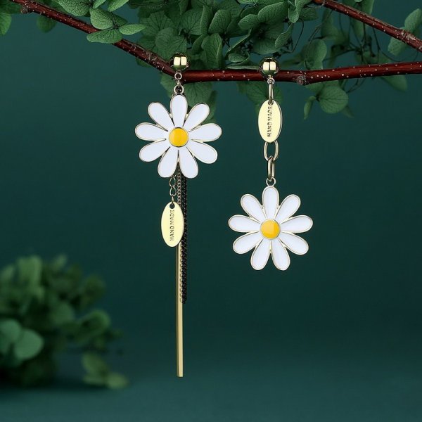 Mismatched Cartoon Daisy Drop Earrings Women Modern Wedding Jewelry Dangle Gifts