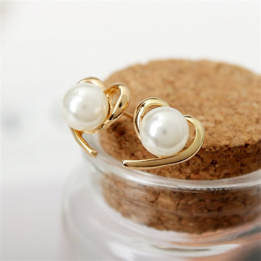 Classic Exquisite Cute Love Heart Simulated Pearl Stud Earrings For Women