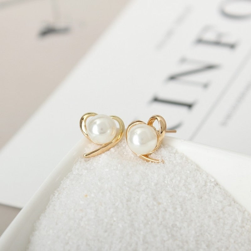 Classic Exquisite Cute Love Heart Simulated Pearl Stud Earrings For Women