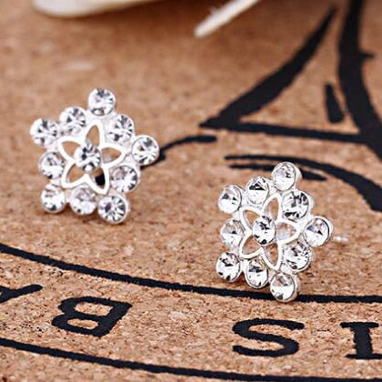 Five Leaf Flower Stud Earrings Women Art Fashion Cartoon Earrings Creative