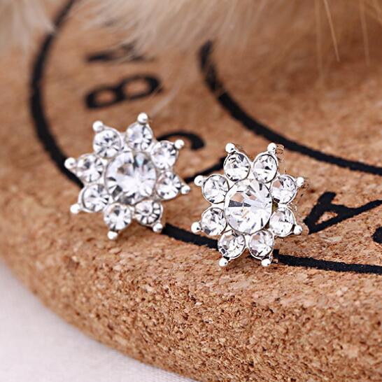 Crystal Flower Stud Earrings Women Art Fashion Cartoon Earrings Creative Jewelry