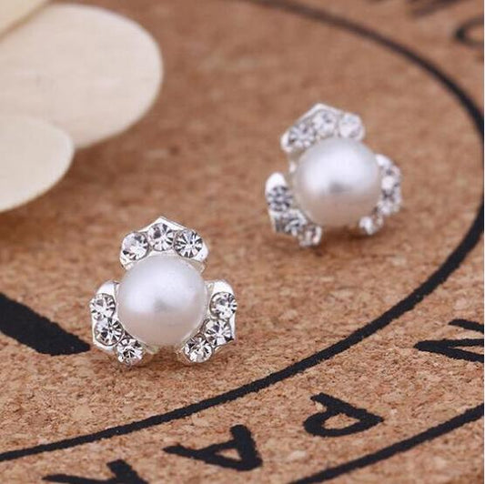 Pearl Flower Stud Earrings Women Art Fashion Cartoon Earrings Creative Jewelry