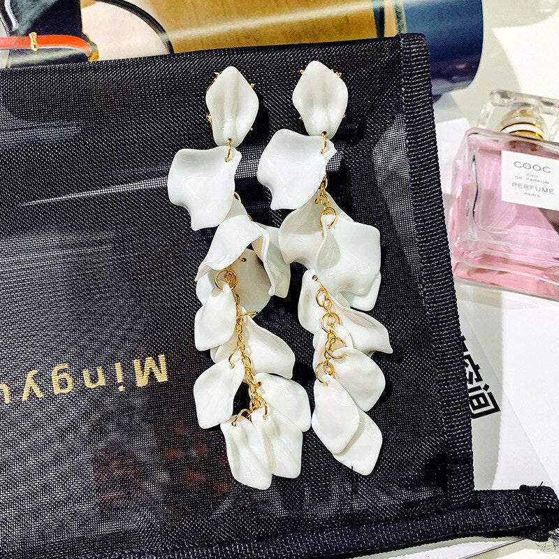 White Petals Tassel Dangle Earrings Women Travel Fashion Cartoon Earrings