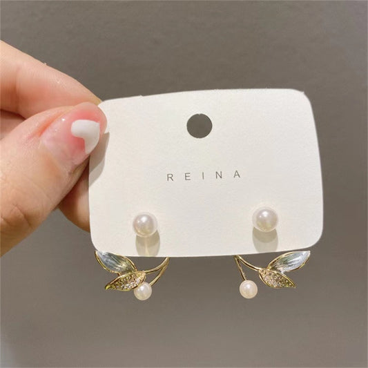 Fairy Tail Pearl Stud Earrings Women Ear Modern Accessoires Fashion Jewelry