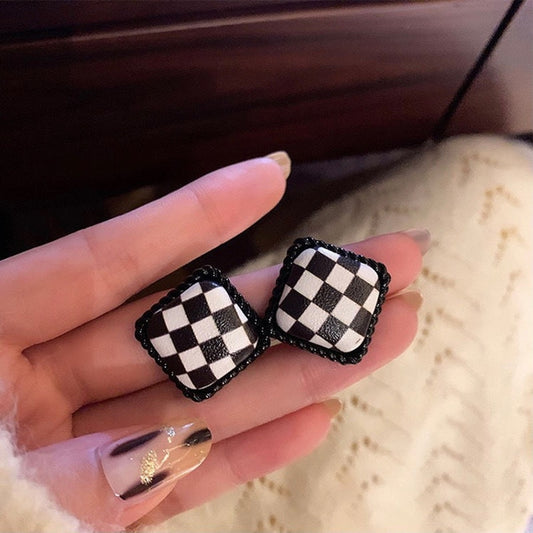Black and White Plaid Square Geometric Pattern Studs Earrings Retro Woman Ear