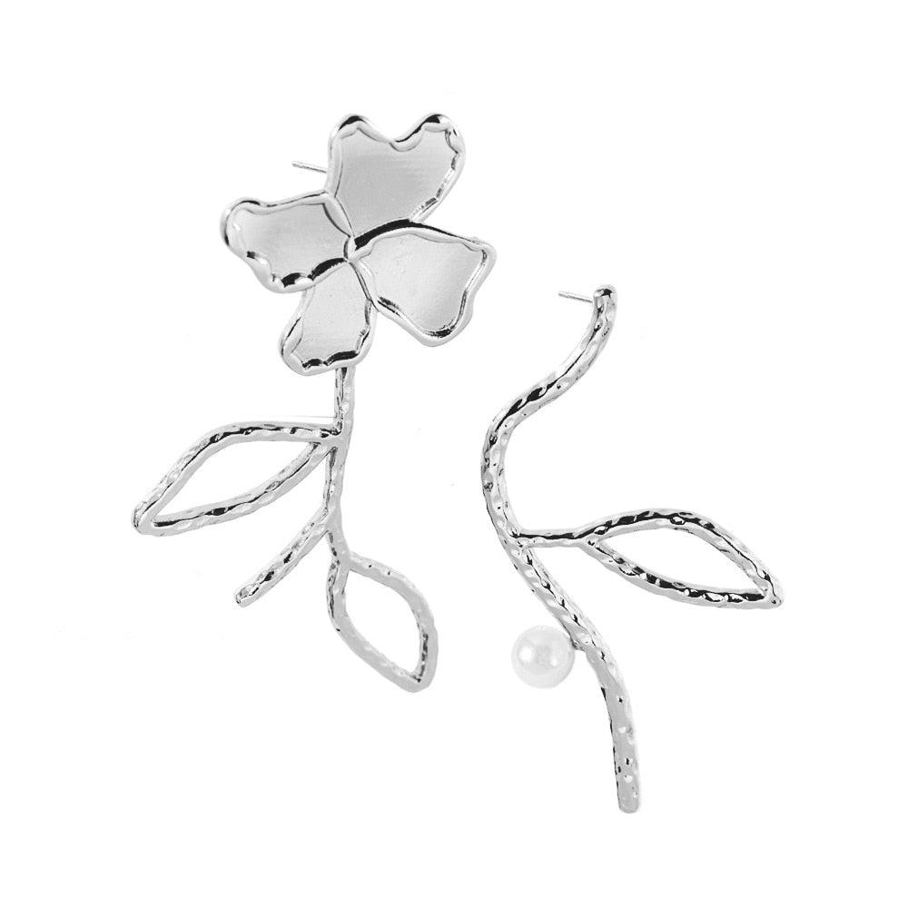 Exaggerated Earrings Imitation Pearl Flower Stud Earrings for Women Luxury