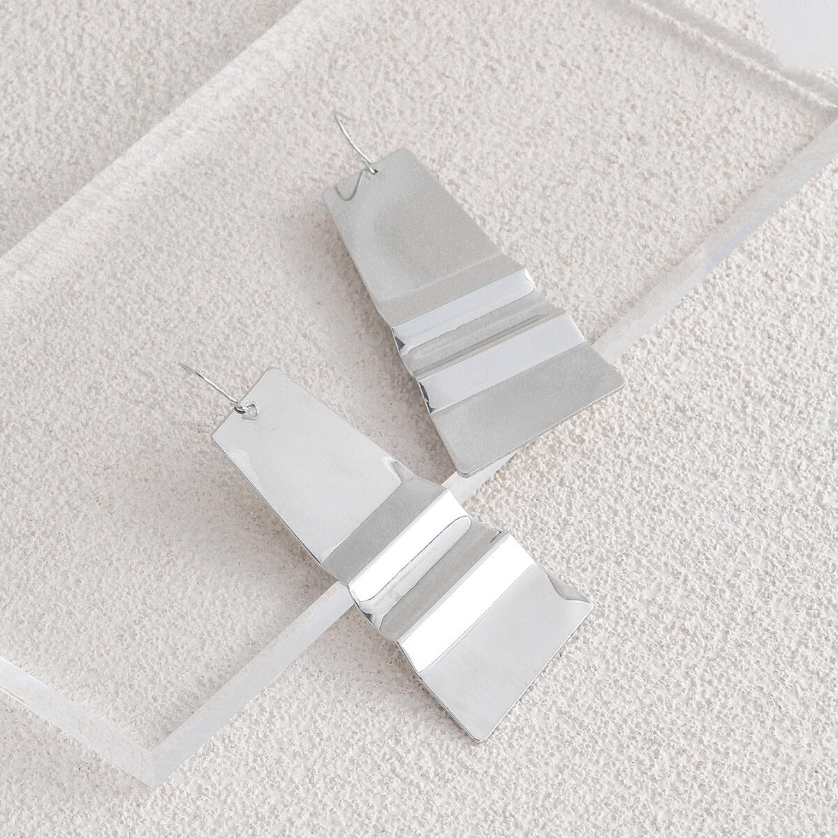 Bend Metal Piece Dangle Earrings for Fashion Stylish Jewelry Drop Earrings