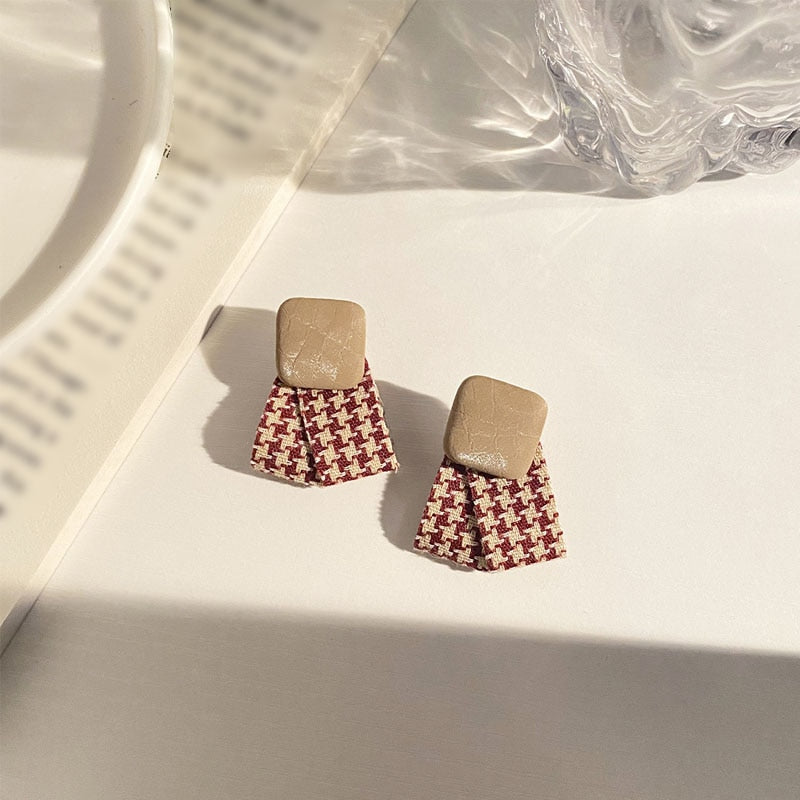 Light Brown Plaid Fashion Women Earrings Retro Design Stud Earrings Jewelry