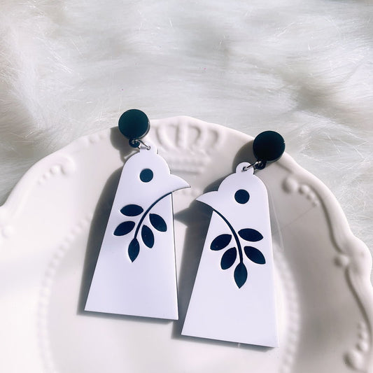 White Bird Branch Acrylic Drop Earrings Women Travel Fashion Cartoon Earrings