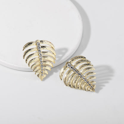 Golod-colored Palm Leaf Fashion Earrings Minimalist Creative Style Ear Studs