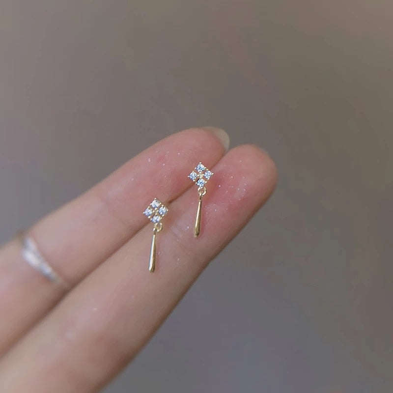 Stylish Stud Earrings Woman Elegant Earring Fashion Modern Jewelry Gift