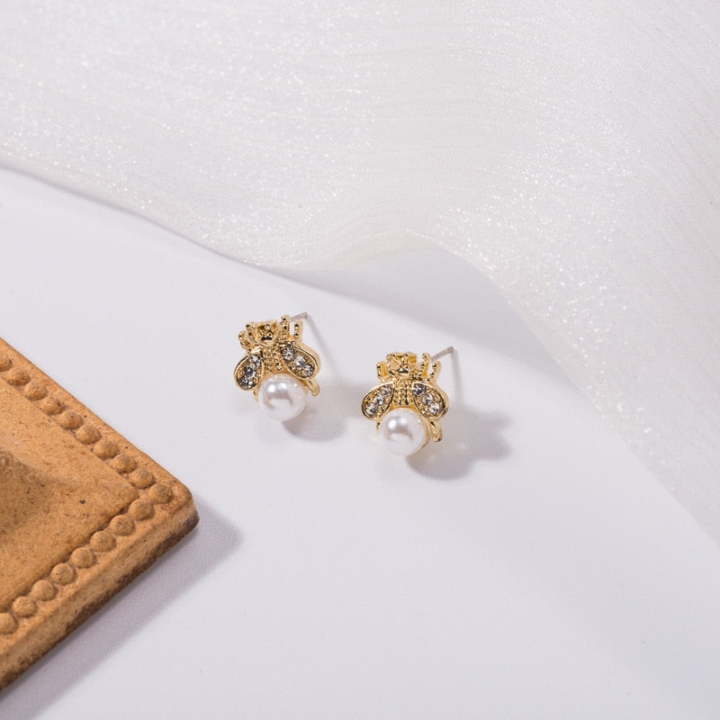 Gold Color Simple Small Bee Pearl Earrings Delicate Lovely Girl Earrings Fashion