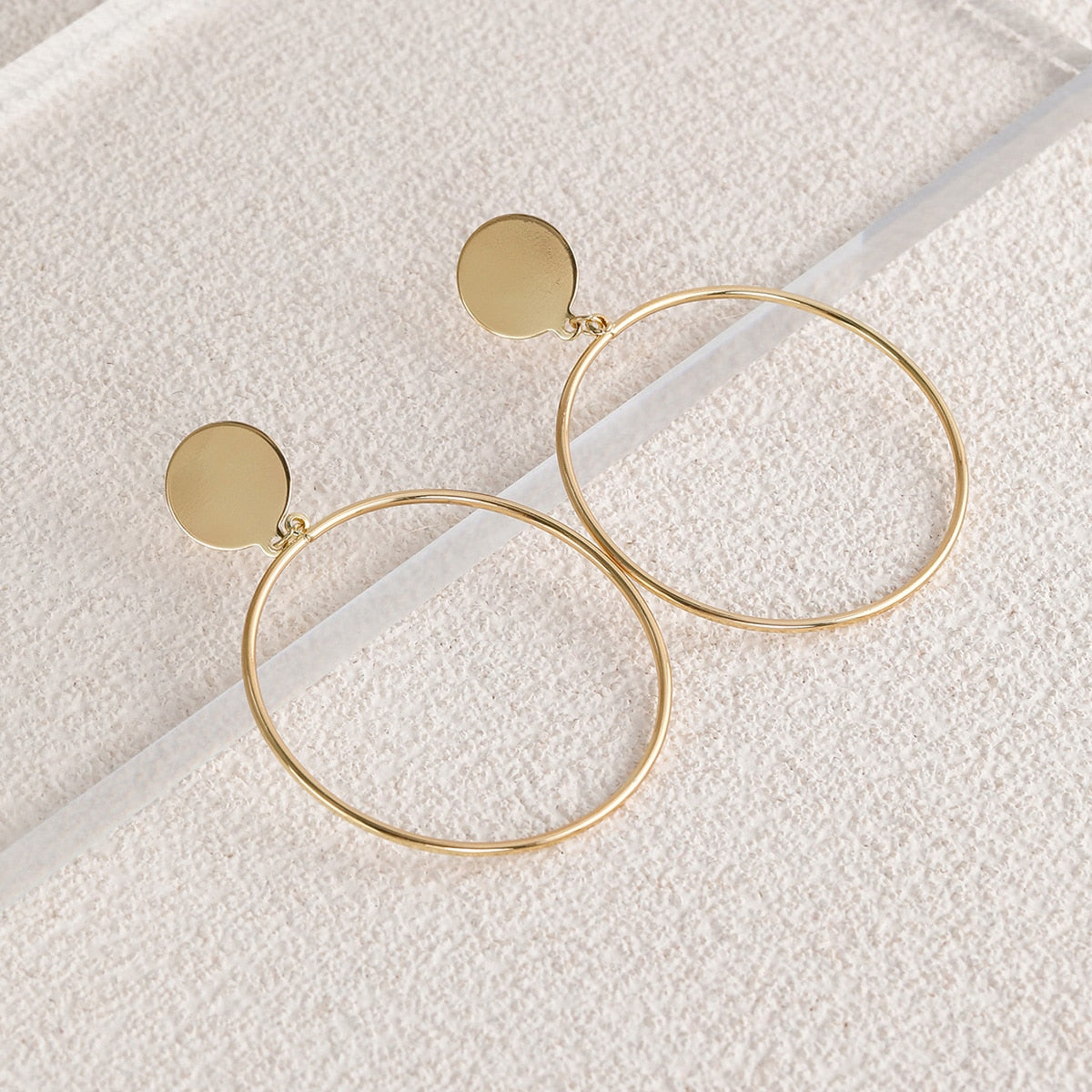Minimalistic Circle Dangle Earrings for Fashion Stylish Jewelry Drop Earrings