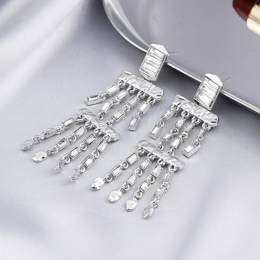 Silvery Chandelier Design Lady Cute Dangle Earrings for Women Jewelry Girls