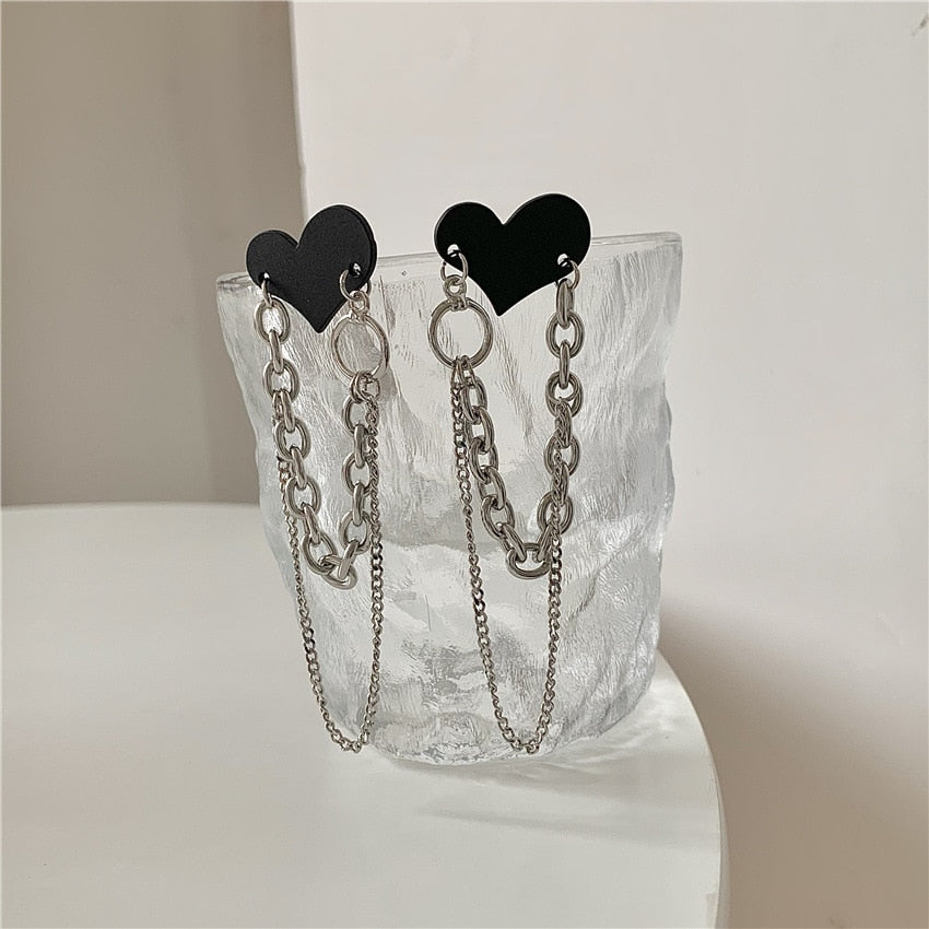 Black Heart and Chains Dangle Earrings Creative Ear Pendants Accessories Women