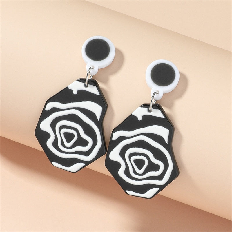 Black and White Stone Pattern Drop Earrings Female Travel Cartoon Earrings