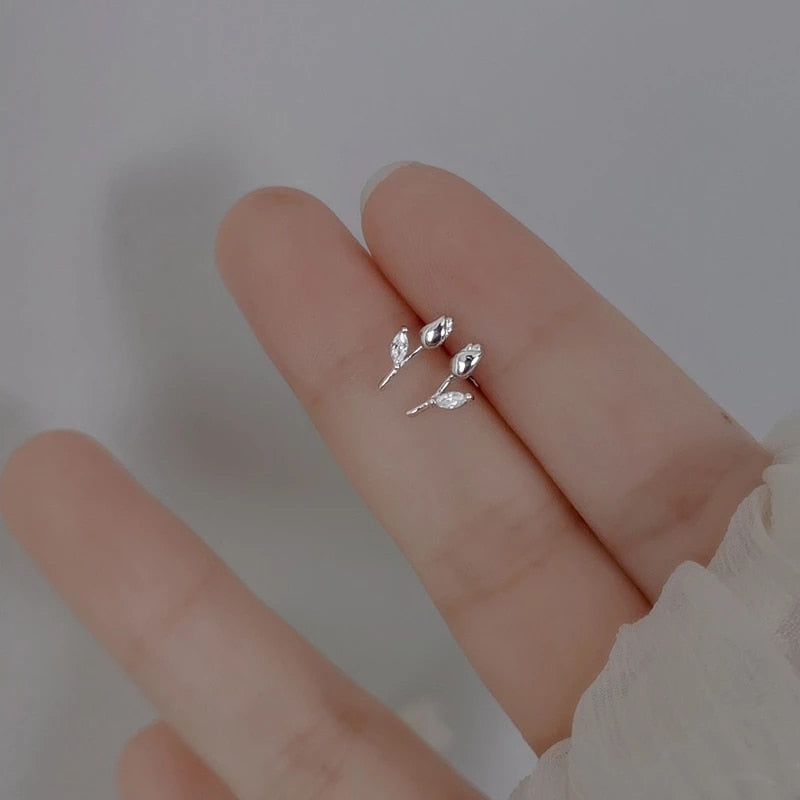 Tulip Stud Earrings Woman Elegant Earring Fashion Modern Jewelry Gift